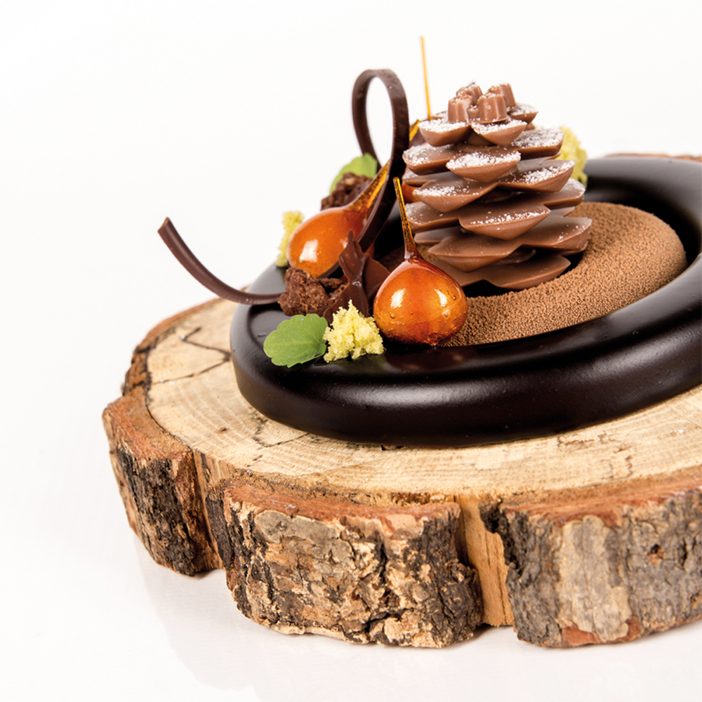 C/18PC.CHOCOLATE PINE CONES 2.5CM   77065