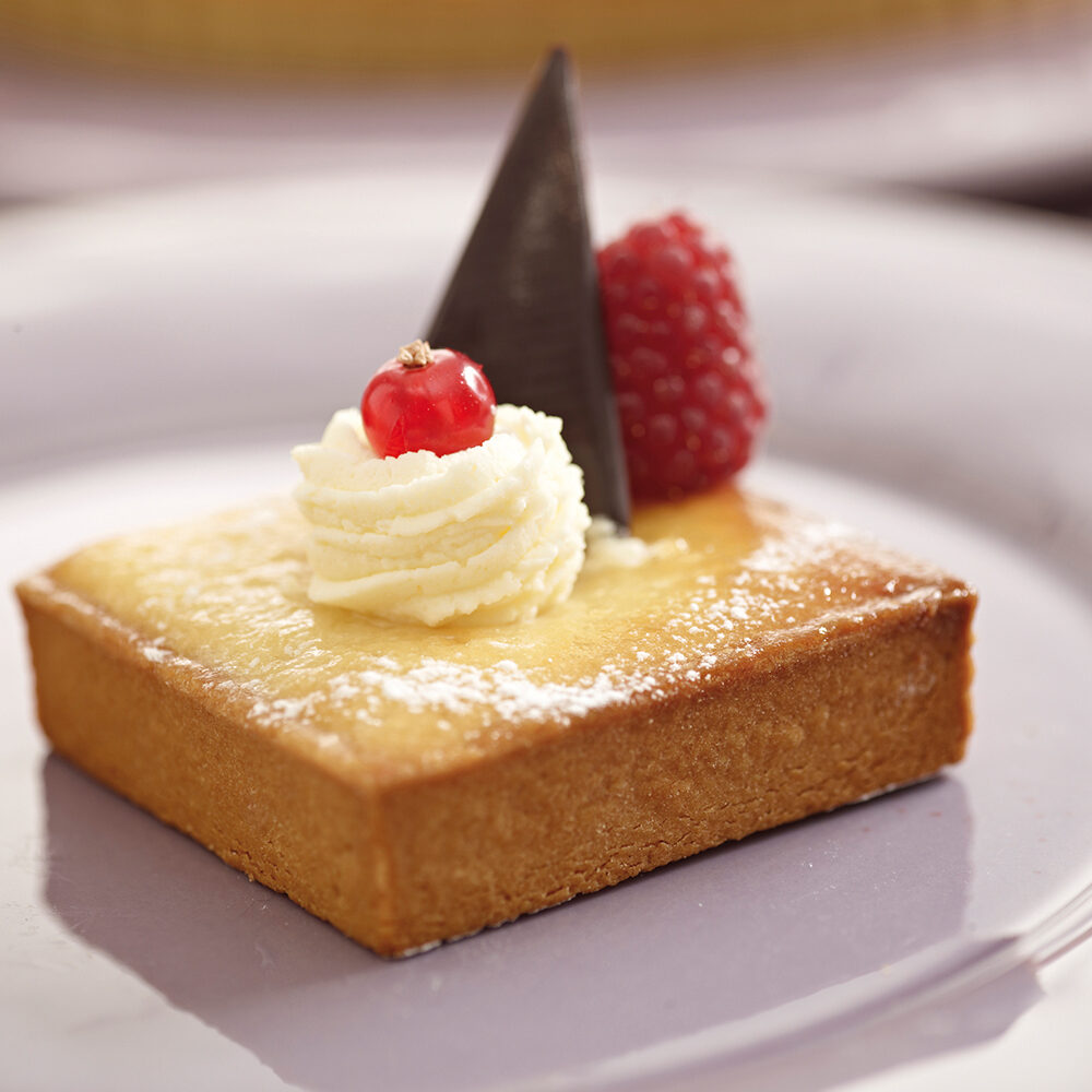 X 96PC. SWEET BUTTER TRENDY TART. SQUARE H7CM W7CM D1.8CM AB