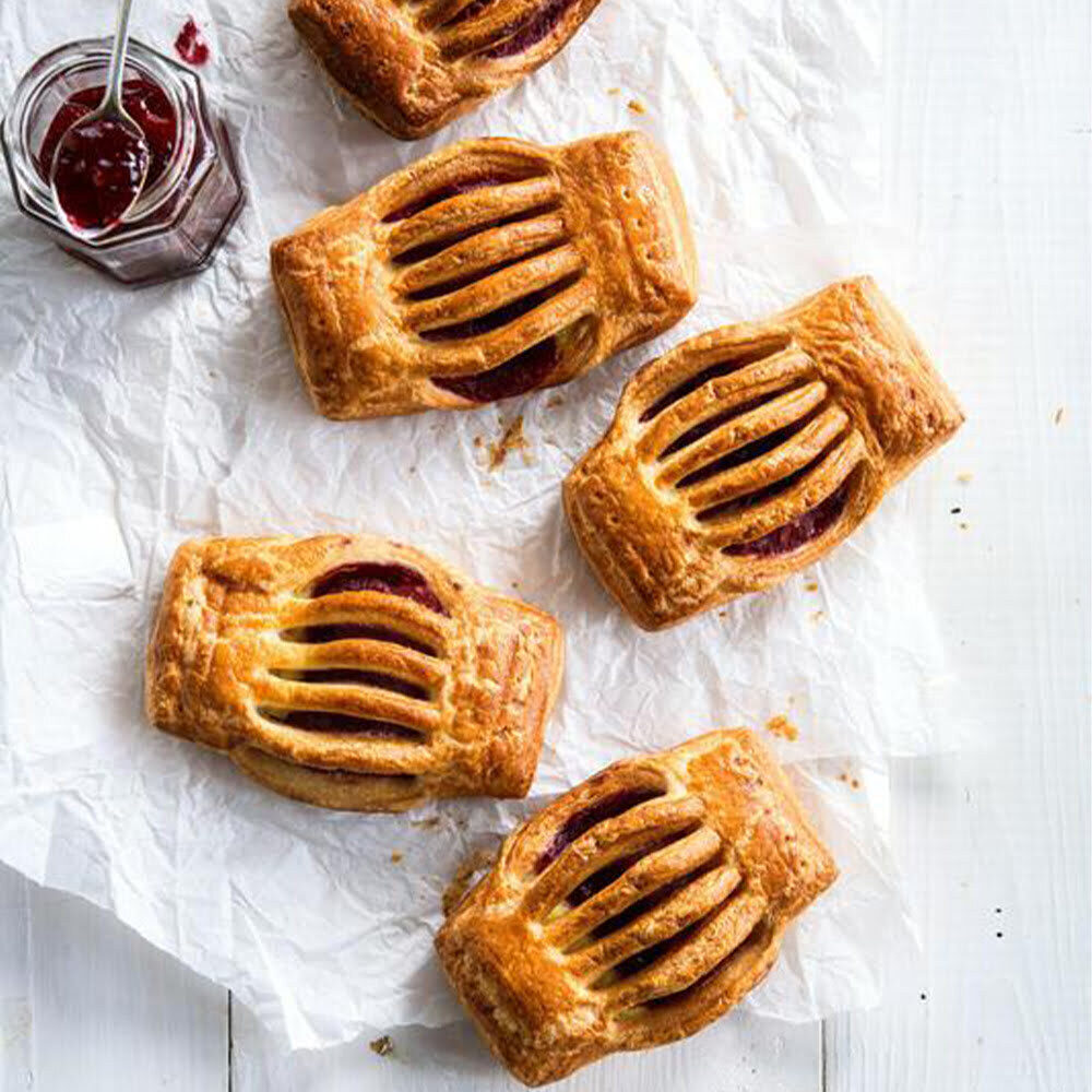 C/55PCS DANISH PASTRY WITH CUSTARD AND CHERRIES 95GR K25
