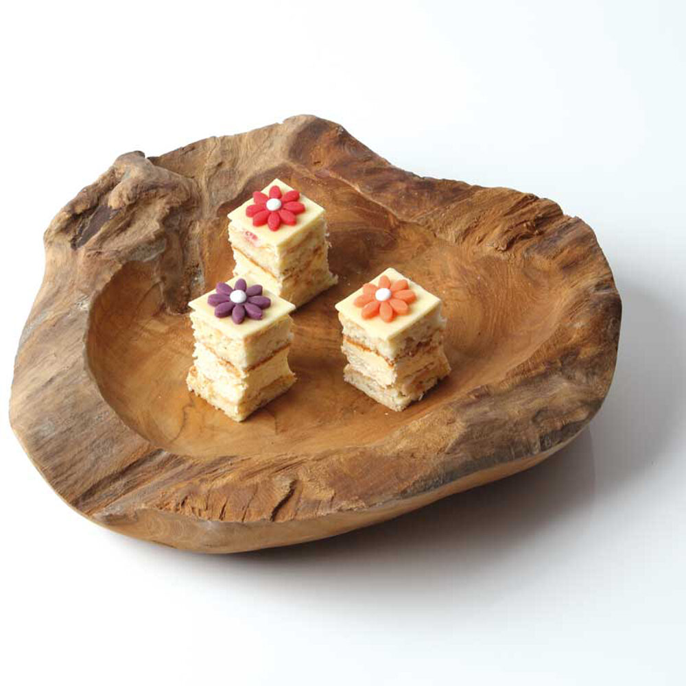 C/132 PC. ASSORTED SQUARE WITH MARZIPAN FLOWERS   34158
