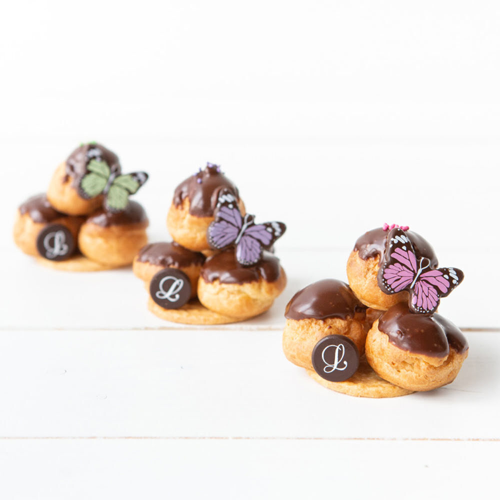 X120PC BUTTERFLY ASSORT. COLOURS 3,6X2,9CM CHOCOLATE 34772