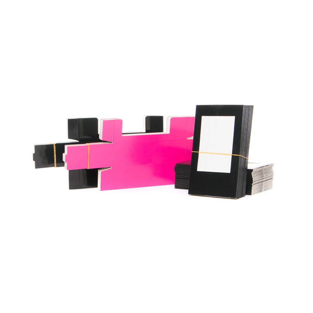 X250ST MACARONDOOS ZWART M/VENSTER 6P 159x47x47MM