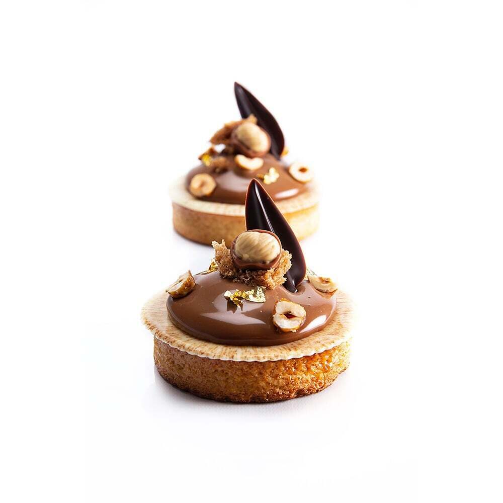 X120ST CHOCOLATE DECOR HAZELNUT IN SHELL DOBLA