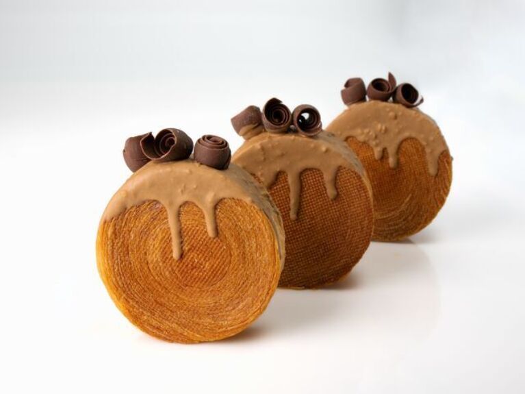 Small NEW YORK CARAMEL MILK ROLL 1