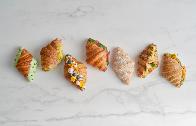 Collection des croissants côte à côte